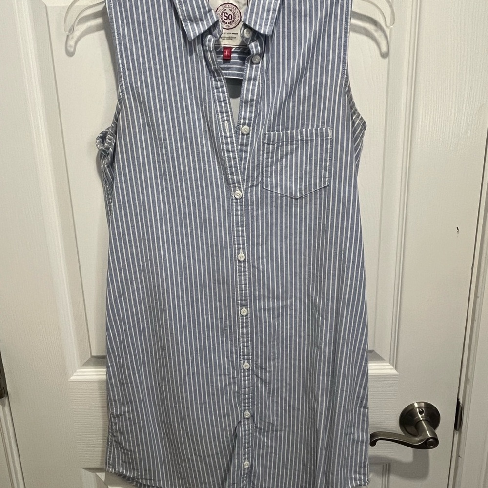 Juniors' SO® Chambray Shirtdress - Picture 2 of 6